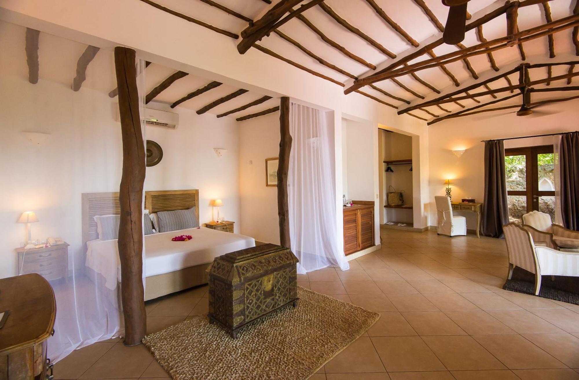 Konokono Beach Resort And Isaraya Luxury Overwater Villas Michamvi Kae Bilik gambar