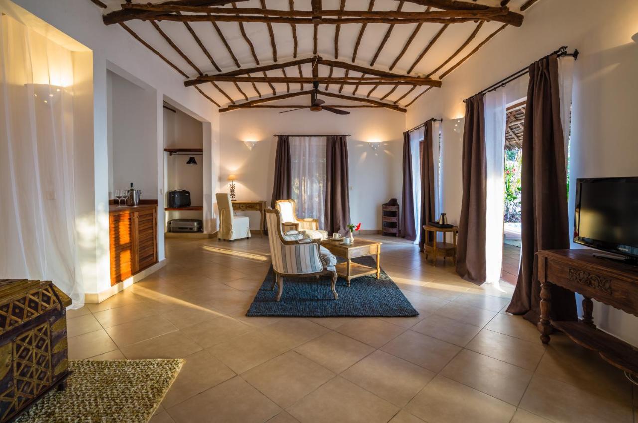 Konokono Beach Resort And Isaraya Luxury Overwater Villas Michamvi Kae Bilik gambar